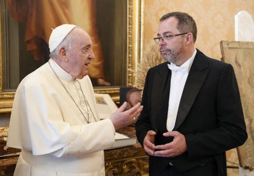 Papa vê embaixador ucraniano para discutir visita a Kiev