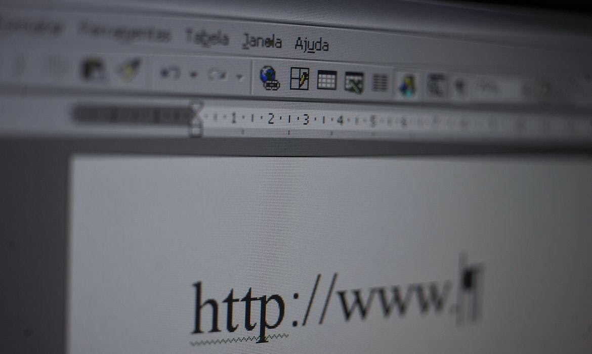 Brasil atinge 5 milhões de páginas na internet com domínio .br