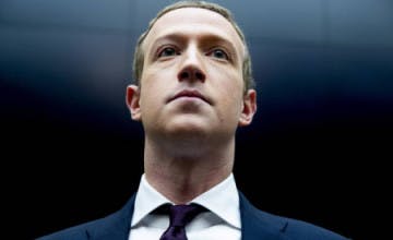 Zuckerberg rebate acusações de ex-funcionária sobre Facebook