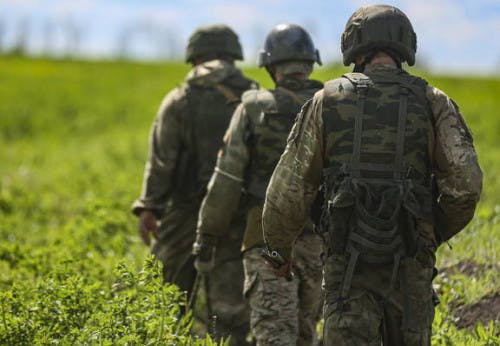 Ucrânia julgará mais 48 soldados russos por crimes de guerra