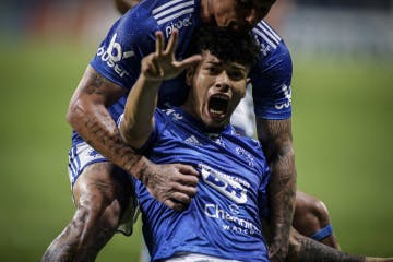 O Cruzeiro vence o Vasco por 3 a 0 e volta à Série A do Brasileirão