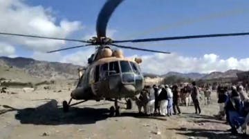 Resgate de vítimas de terremoto no Afeganistão