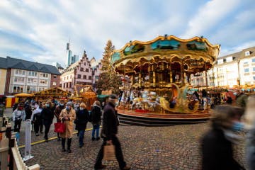 Mercado de Natal em Frankfurt, na Alemanha: diversos estados proibiram essa famosa tradição nacional devido à pandemia