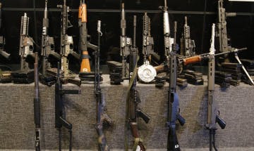 PF faz operação contra tráfico internacional de armas