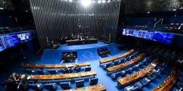 Senado aprova piso de R$ 400 para o Auxílio Brasil