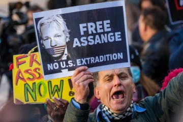 Apoiadores fazem manifestações constantes pela liberdade de Assange